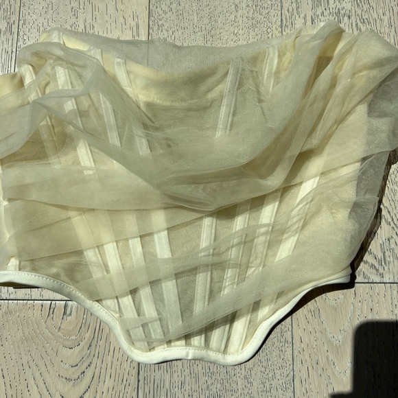 House of CB Cream Melinda Corset Size Medium - Picture 8 of 8
